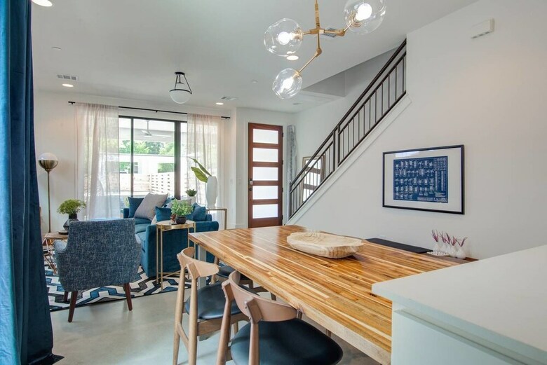 Divine 3br/2.5ba Downtown/east-side Home By Domio