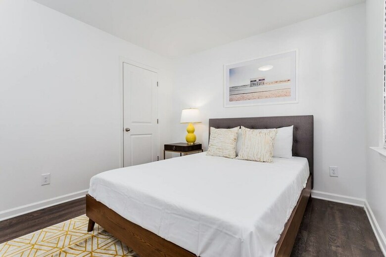 Apartamentos 8 Brs Comprised Of 2 Suites By Domio