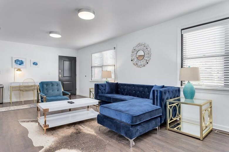 Apartamentos 8 Brs Comprised Of 2 Suites By Domio