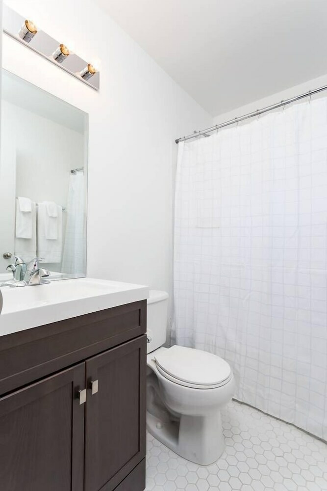 Apartamentos 8 Brs Comprised Of 2 Suites By Domio