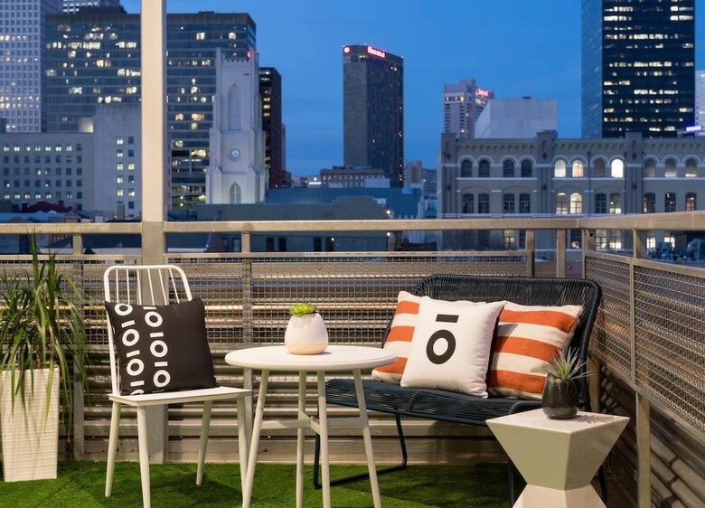 Apartamentos 2br/2ba Penthouse In Warehouse Dist. By Domio