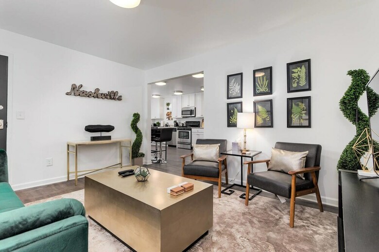 10 Brs Comprised Of 2 5br Suites By Domio