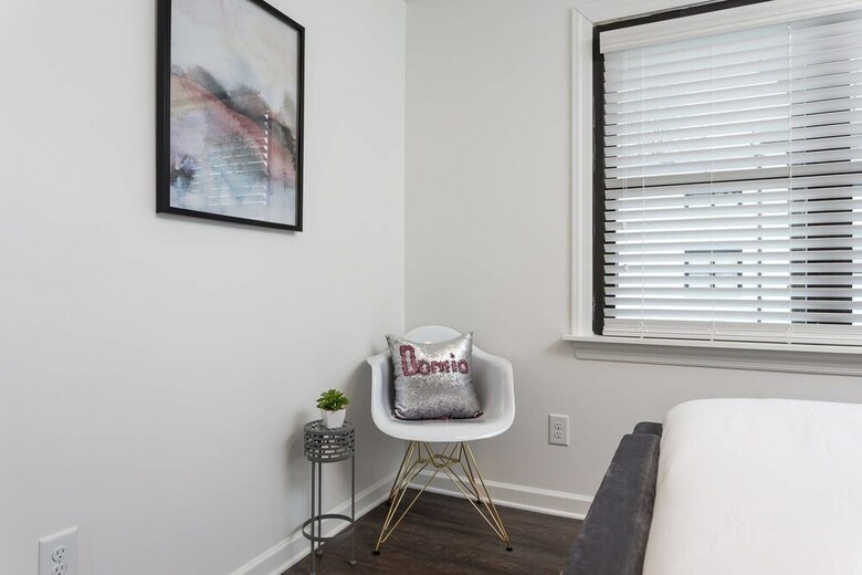 10 Brs Comprised Of 2 5br Suites By Domio