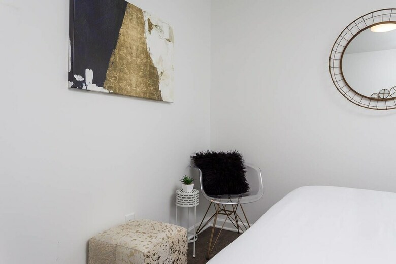 10 Brs Comprised Of 2 5br Suites By Domio
