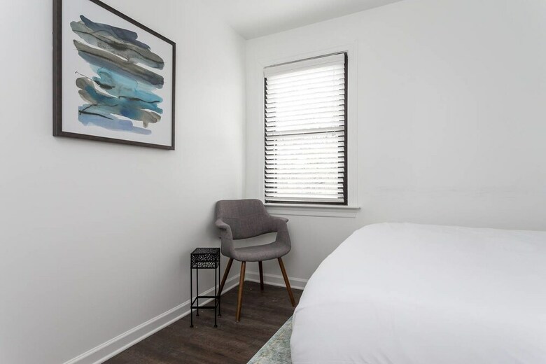 10 Brs Comprised Of 2 5br Suites By Domio
