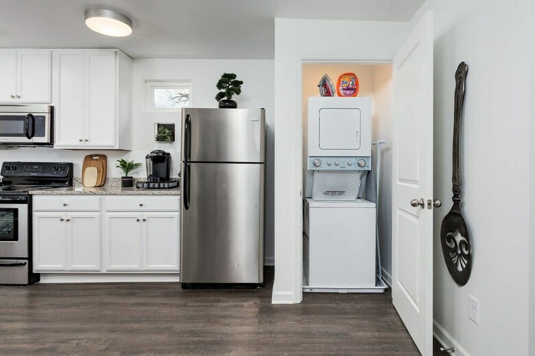 10 Brs Comprised Of 2 5br Suites By Domio
