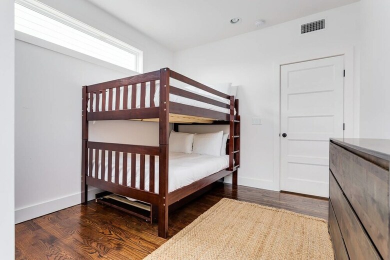 Sleek 3br/3ba W/ Rooftop By Downtown By Domio