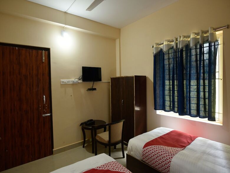 Hotel Oyo 15474 The Village Inn