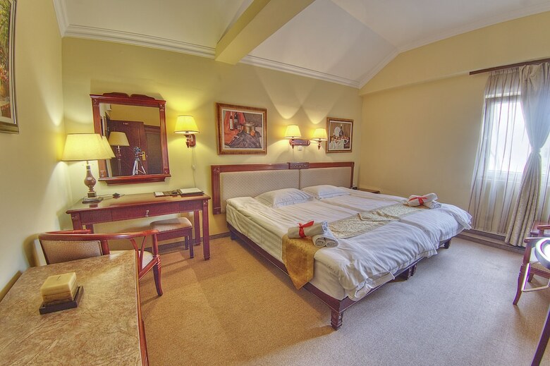 Planeta Inn Hotel