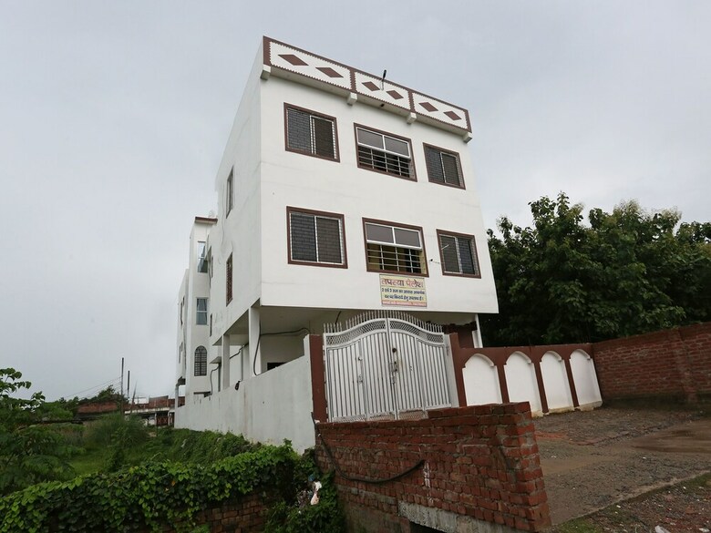 Hotel Oyo 16386 Tapasya Palace