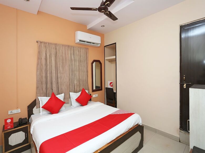 Oyo 14711 Hotel Natraj