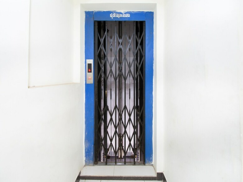 Oyo 15936 Hotel Gnr Residency