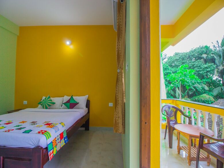 Hotel Oyo 16401 Home Colorful Studio Calangute Beach