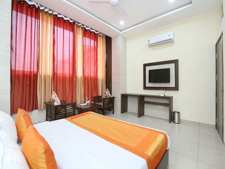 Oyo 16443 Hotel Jb