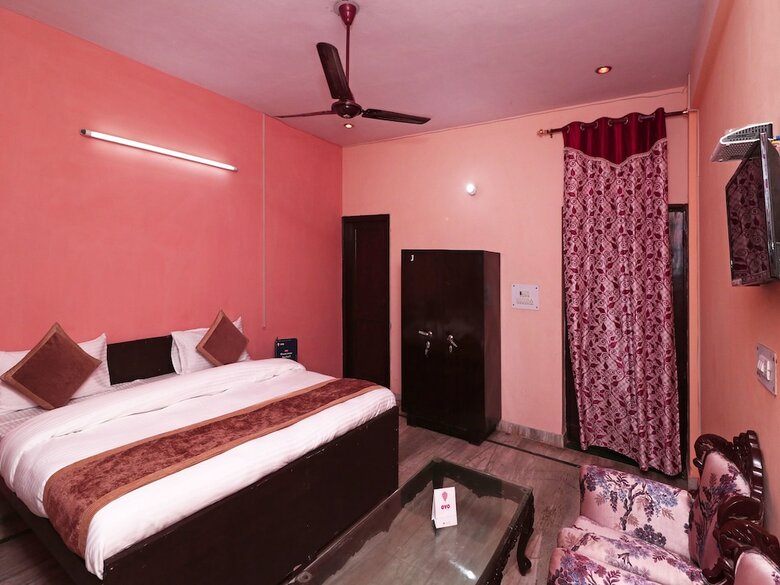 Hotel Oyo 16146 Royal Guest House