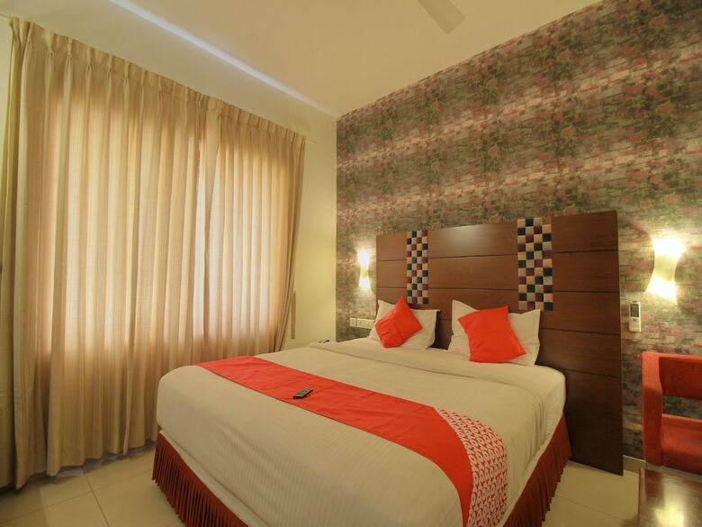 Oyo 1531 Vels Grand Inn Hotel
