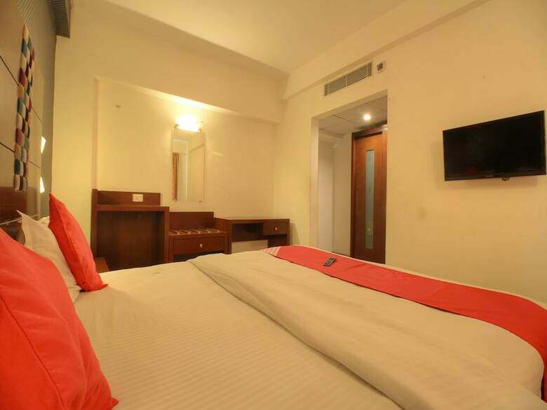 Oyo 1531 Vels Grand Inn Hotel