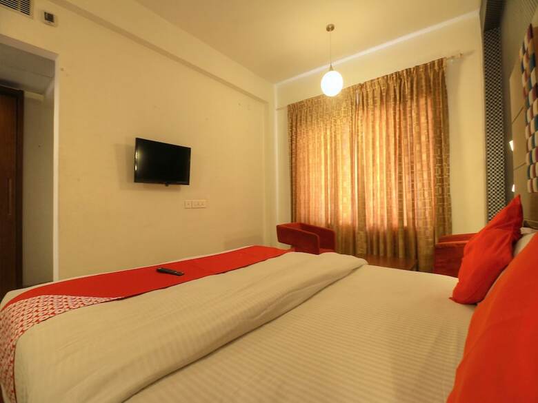 Oyo 1531 Vels Grand Inn Hotel