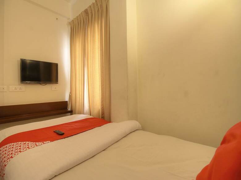 Oyo 1531 Vels Grand Inn Hotel