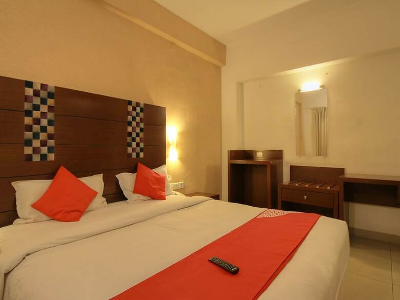 Oyo 1531 Vels Grand Inn Hotel