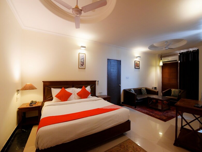 Hotel Oyo 17097 Kenwood Resort