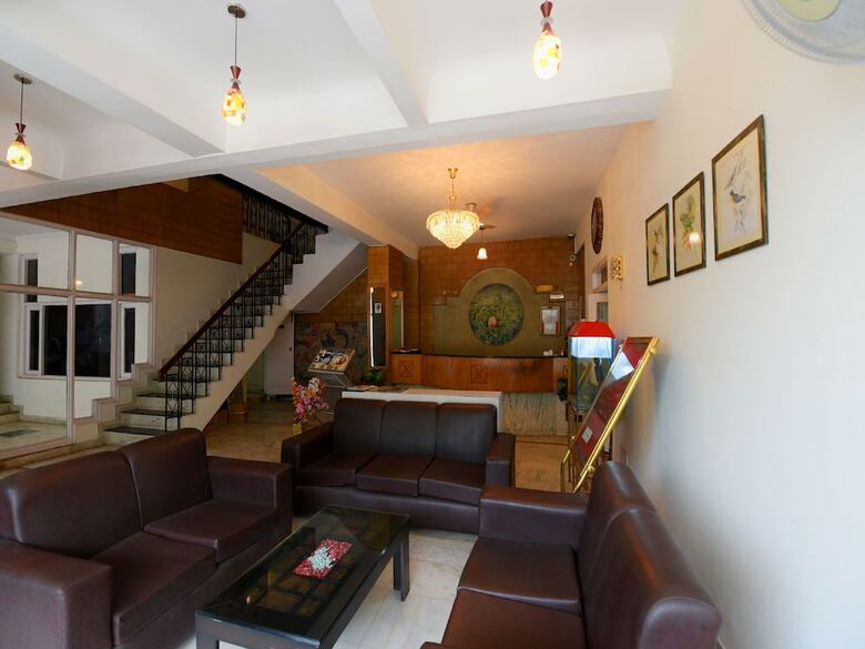 Hotel Oyo 17097 Kenwood Resort