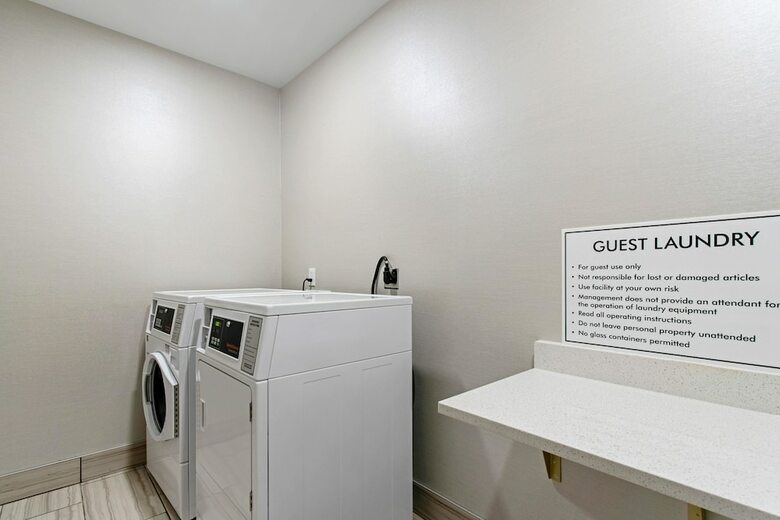 Hotel Comfort Suites