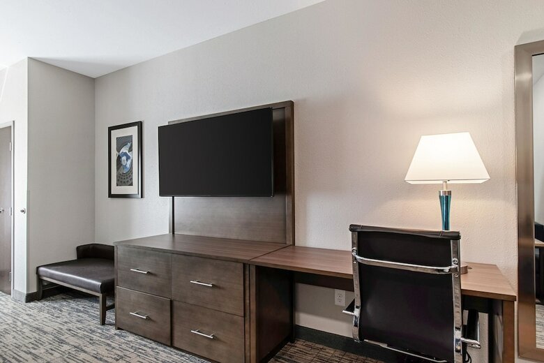 Hotel Comfort Suites