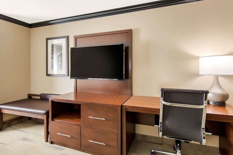 Hotel Comfort Suites