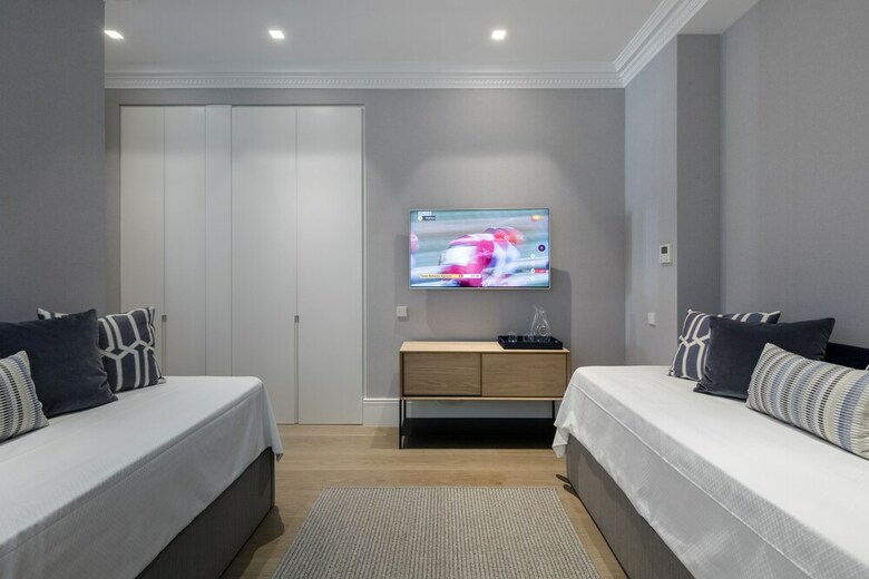 Justicia Apartment II