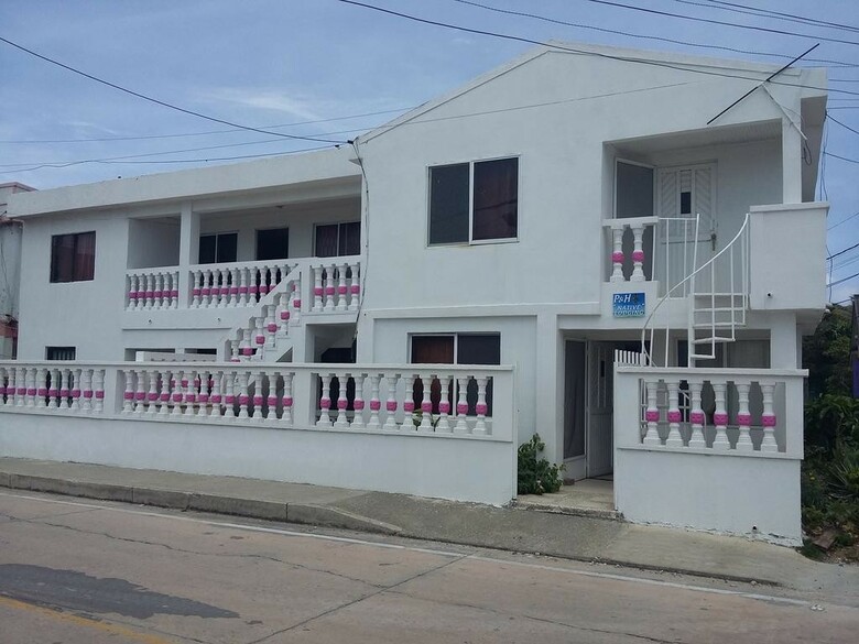 Hostal P&h Native Lodging