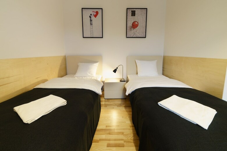 1 Night In Pozna? - Matejki Apartments
