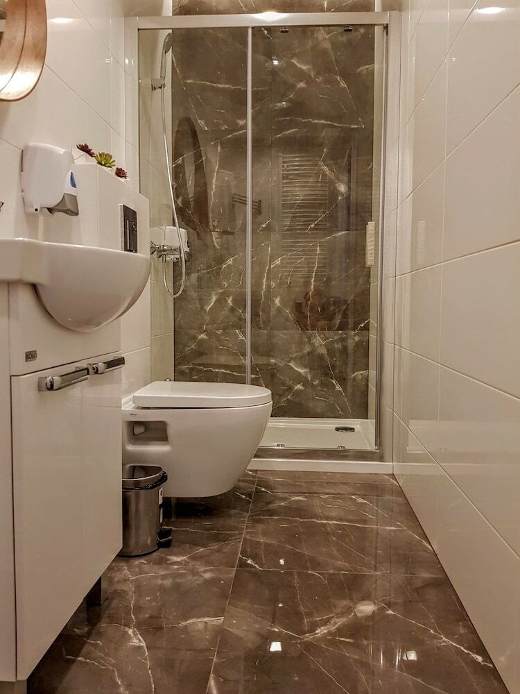 1 Night In Pozna? - Matejki Apartments