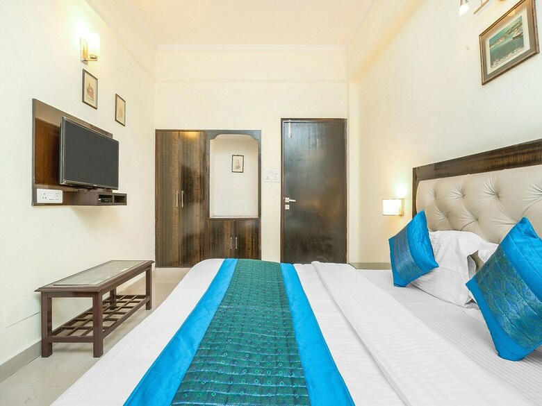 Hotel Oyo 14245 Amitabh Guest House