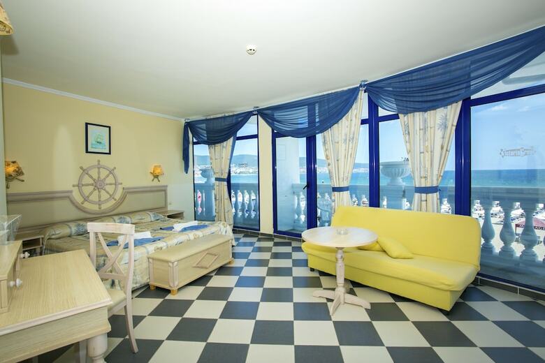 Hotel Chaika Beach Resort