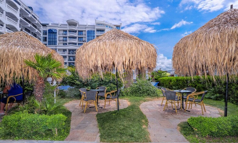 Hotel Chaika Beach Resort