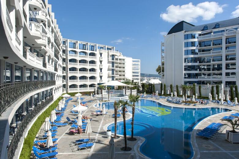 Hotel Chaika Beach Resort