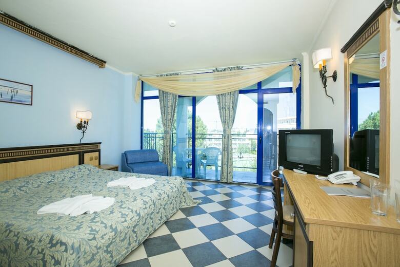 Hotel Chaika Beach Resort