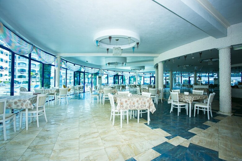 Hotel Chaika Beach Resort
