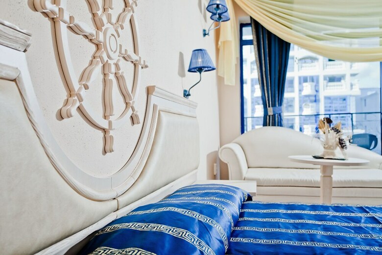 Hotel Chaika Beach Resort