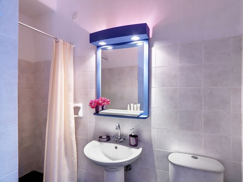 Aloni Hotel