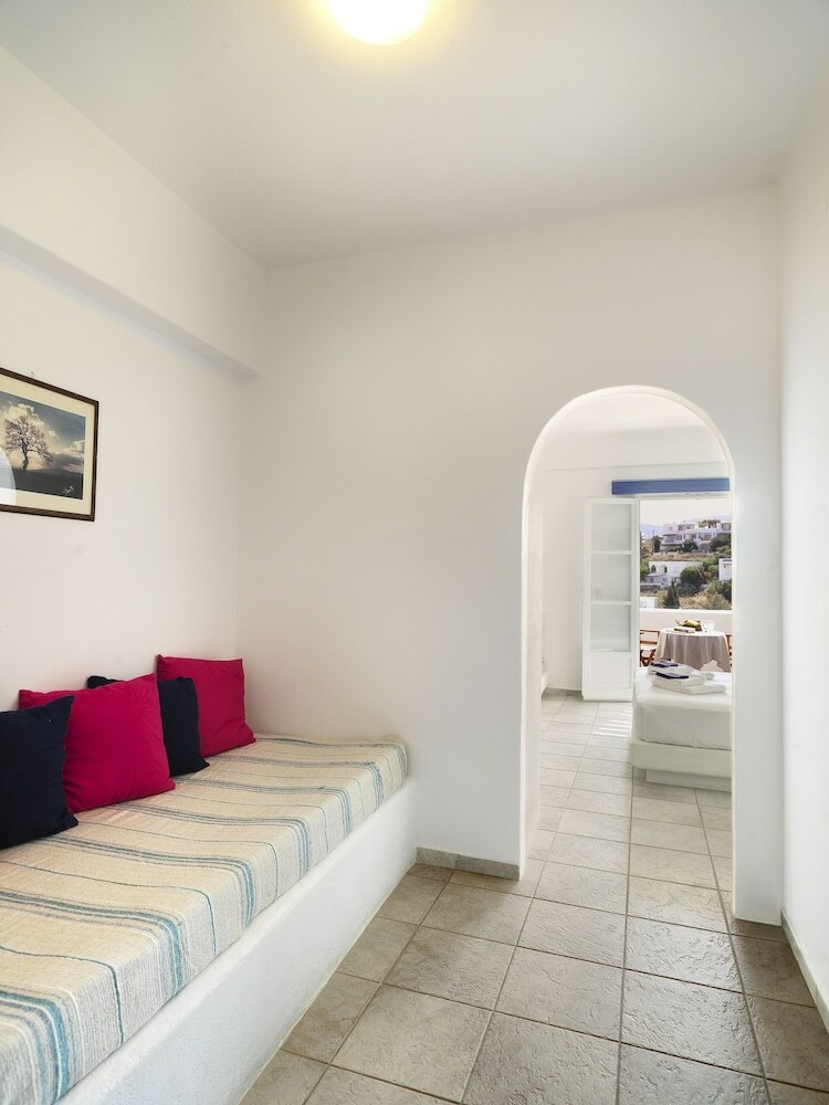 Aloni Hotel