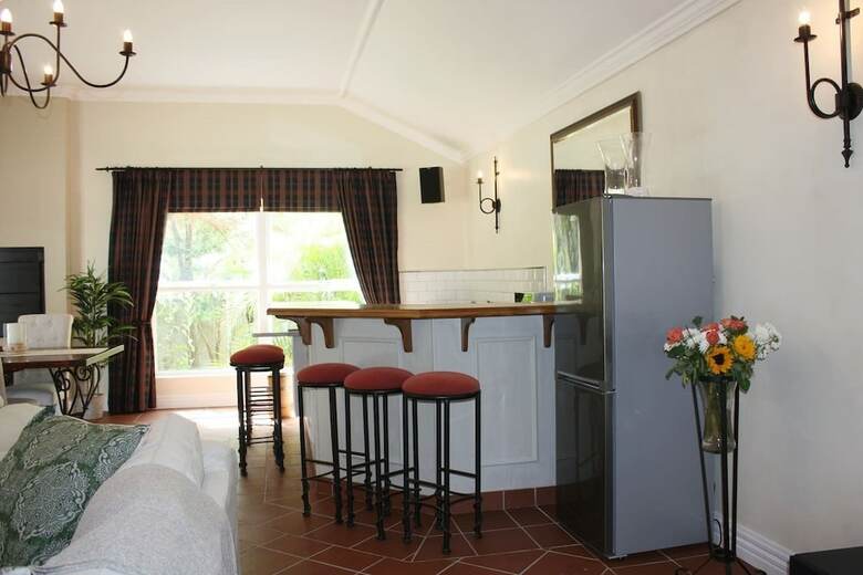 Villa Camelot In Constantia