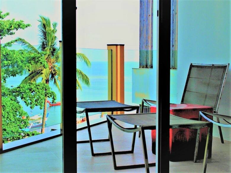 Aparthotel Beachfront Phuket Seaview Suites