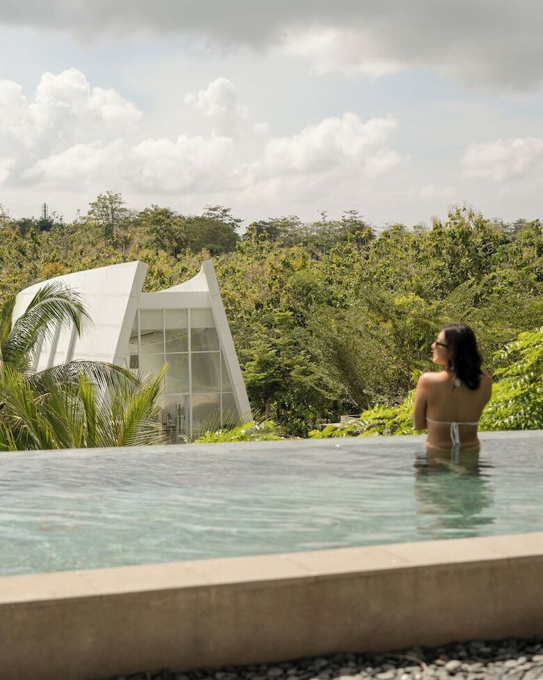 Hotel X2 Bali Breakers Resort