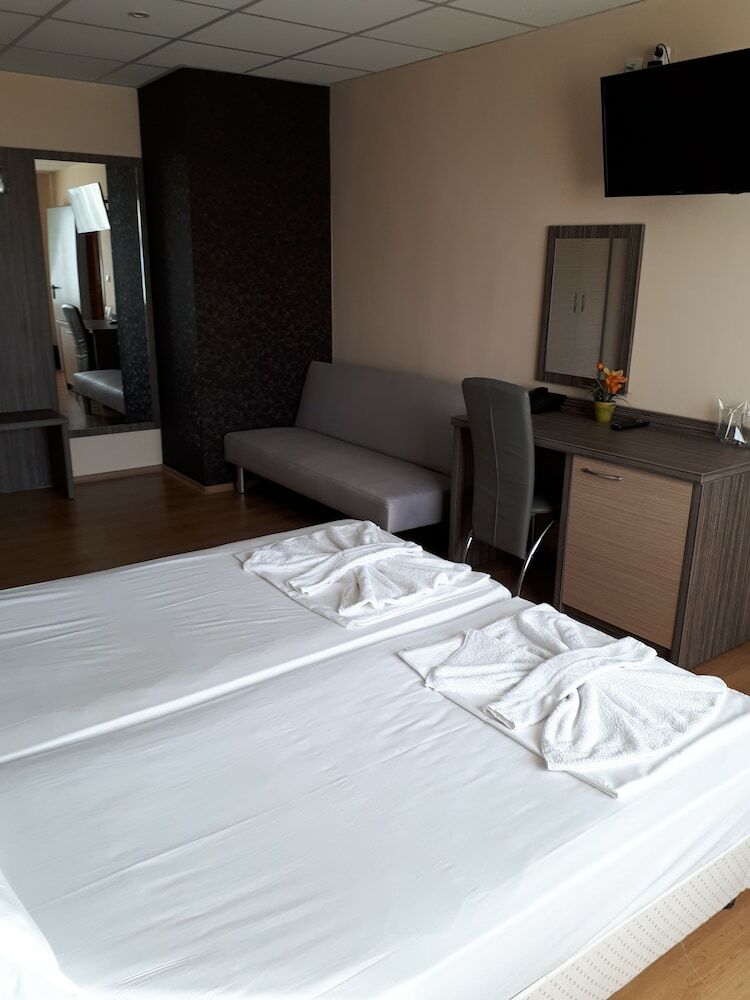 City Hotel