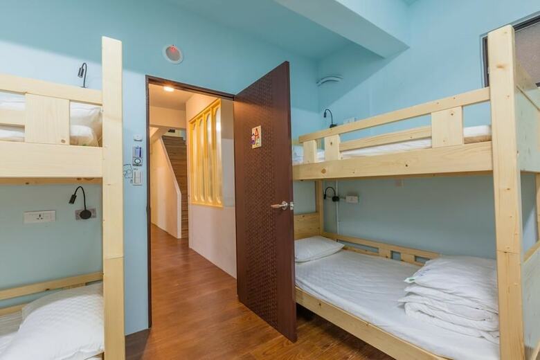 Hostal Goldenhouse Hostel