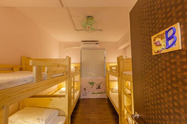 Hostal Goldenhouse Hostel