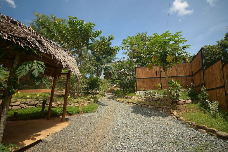 Hilltop Pool And Villa