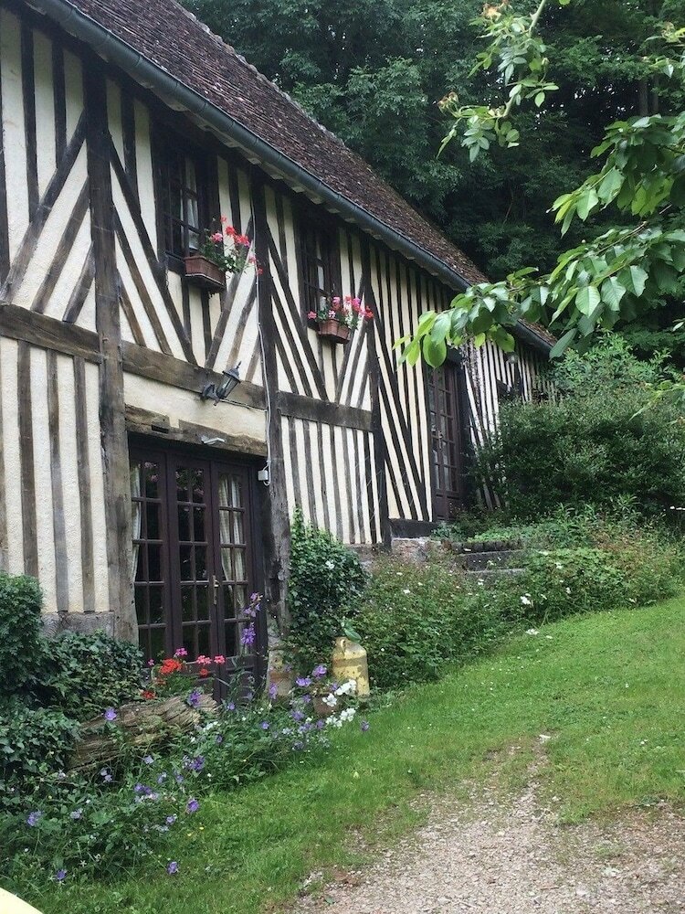 La Boursaie 16th C. Cider Farm Cottages